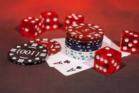 Studio live dealer Dragon Tiger di betidb dengan kartu dan meja permainan